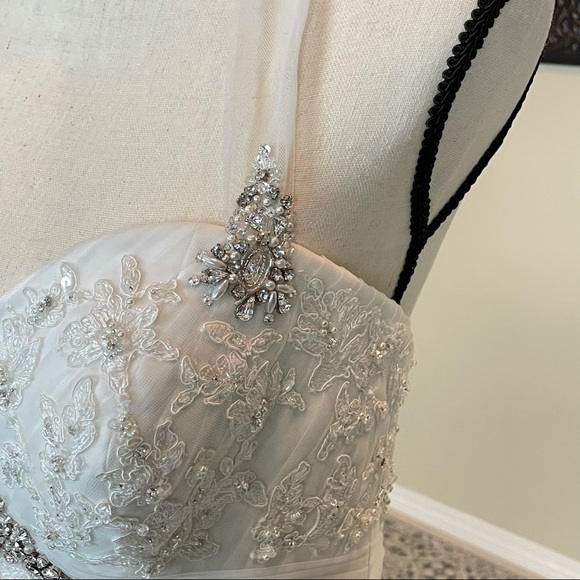 Wedding Dress Ivory Sweetheart Neckline Lace Beaded Size 10 - Picture 4 of 16